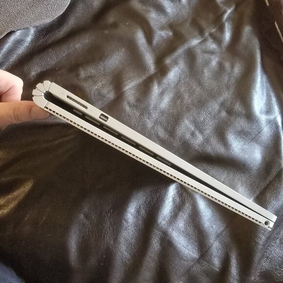 Microsoft Surface Book SX3-0001 Convertible Tablet / Laptop (AS IS, for parts) - Picture 9 of 13